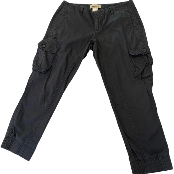 OLD NAVY Grey Cargo Capri Cropped Pant 6
